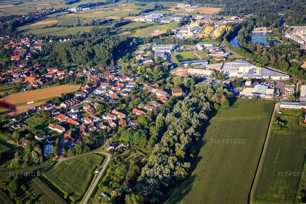 Luftbild: Industriegebiet Im Salmenkopf mit Brunner GmbH, Dehn Bau GmbH und im Ortsteil Freistett in Rheinau im Bundesland Baden-Württemberg in Deutschland. Foto: IMG_093137.jpg vom 16.08.2016 durch Werner Riehm/FLY-FOTO.deWWW.BRUNNER-GROUP.COM