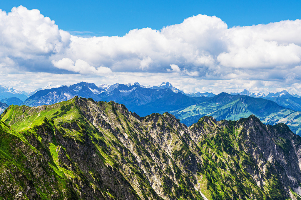 Blick vom Nebelhorn bei Obersdorf auf die Alpen | Blick vom Nebelhorn bei Obersdorf auf die Alpen.