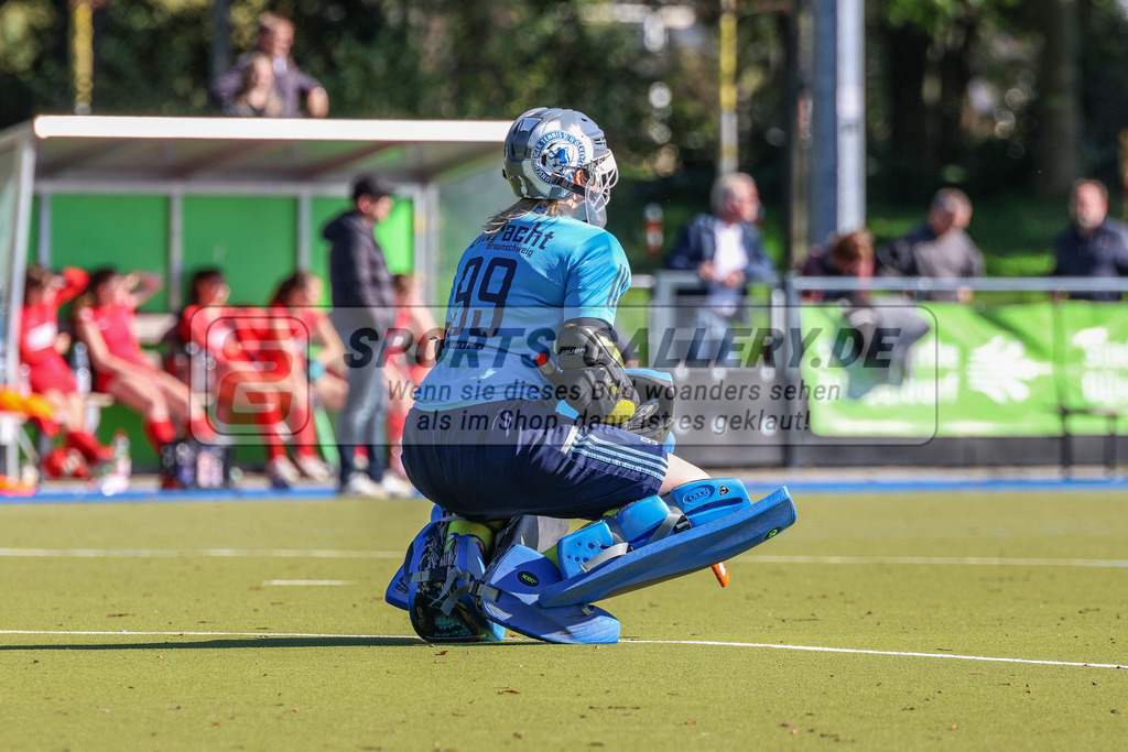 MJ_2022-10-09_Damen_DSD-Braunschweig-61 | Tina Weber (Eintracht Braunschweig #99), DSD Düsseldorf - Eintracht Braunschweig am 9.10.2022 in der Hockeyanlage DSD, Düsseldorf