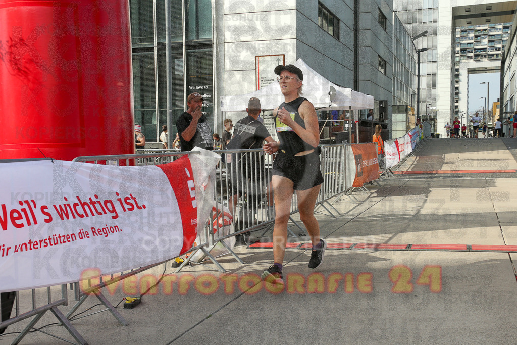 250920_1546_EX1_0636 | Sportfotografie im Rhein-Sieg Kreis, Köln, Bonn, NRW, Rheinland Pfalz, Hessen, etc. Unser Tätigkeitsfeld umfasst den Laufsport vom Volkslauf über den Marathon, Duathlon, Triathon bis zum Ultralauf wie Kölnpfad Ultra oder Schindertrail.