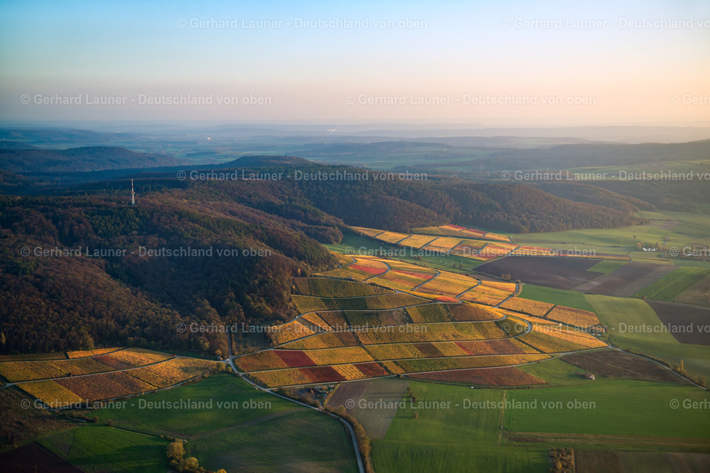 3306058 | Weinbergslandschaft an der Mainschleife bei Escherndorf und Nordheim