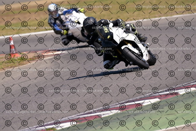 26bt04-1859 | markuskiefer.com - Realisiert mit Pictrs.com