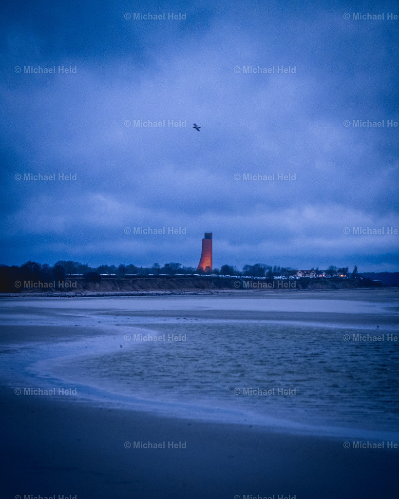 Wintersturm an der Ostsee bei Kiel | Profi-Fotos über Schleswig-Holstein und dem ganzen Norden für Büro, Hotel, Ferienhaus, Ferienwohnung, Wohnzimmer, Arztpraxis uvm. jetzt bestellen. - Realisiert mit Pictrs.com