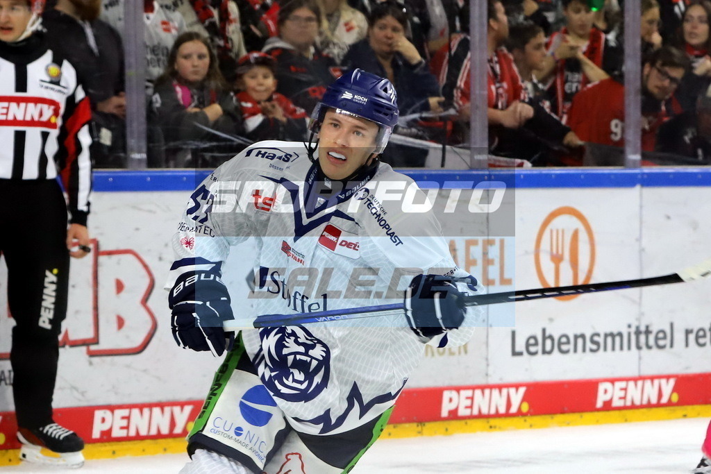 Danjo Leonhardt - STR | Danjo Leonhardt - STR - Realisiert mit Pictrs.com