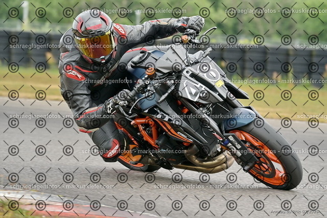 25bt05-0948 | markuskiefer.com - Realisiert mit Pictrs.com