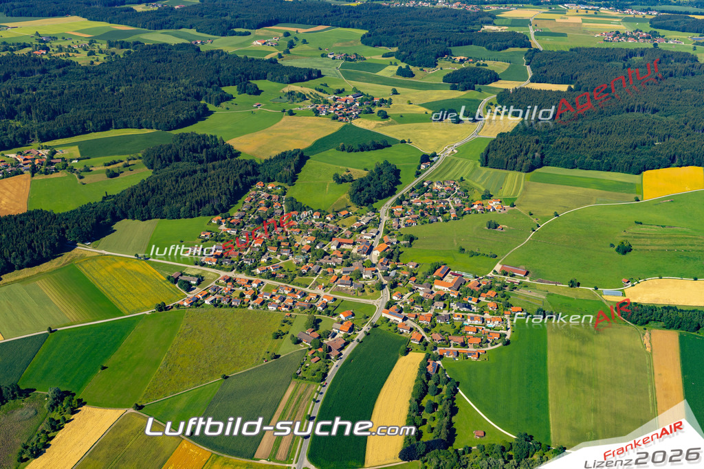 Aktuelles Luftbild von Sondermoning Nußdorf - Die Luftaufnahme wurde 2022 mittels UL-Flugzeug erstellt ( keine Drohne ) - hochauflösende Kamera-Systeme von  Canon -Beste Qualität - Für grossformatige Ausdrucke geeignet. Die Geschenkidee !