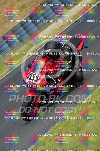 2025_05_31_PBK_33737 | Sportfotografie; SlowMotion; Video; Rennstrecke; Hafeneger; RSE; Speer; Trackday; Motorsportarena; Hockenheimring; Brno; Most; Barcelona; Valencia, Benny; Kaetzmer;