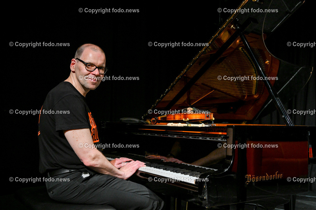 David Wagner_ Impro Theater_ 30.03.2023-1 | 30.03.2023, Linz, AUT, Posthof im Bild David Wagner (Impro Theater, alle Impro - aus dem Aermel), Linz 09