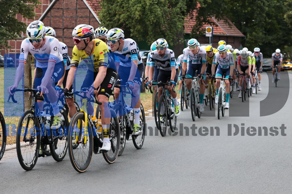 SES_DEUTOU20250821-67 | bond - Realisiert mit Pictrs.com