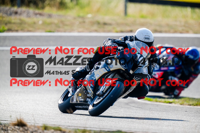 MaZZes_FotoMatrix_220722_0205 | PRO SUPERSTOCK