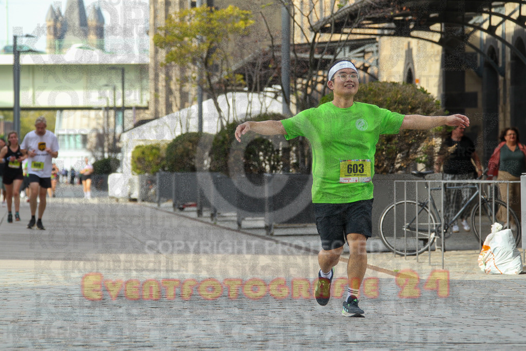 250920_1537_EV4_9320 | Sportfotografie im Rhein-Sieg Kreis, Köln, Bonn, NRW, Rheinland Pfalz, Hessen, etc. Unser Tätigkeitsfeld umfasst den Laufsport vom Volkslauf über den Marathon, Duathlon, Triathon bis zum Ultralauf wie Kölnpfad Ultra oder Schindertrail.