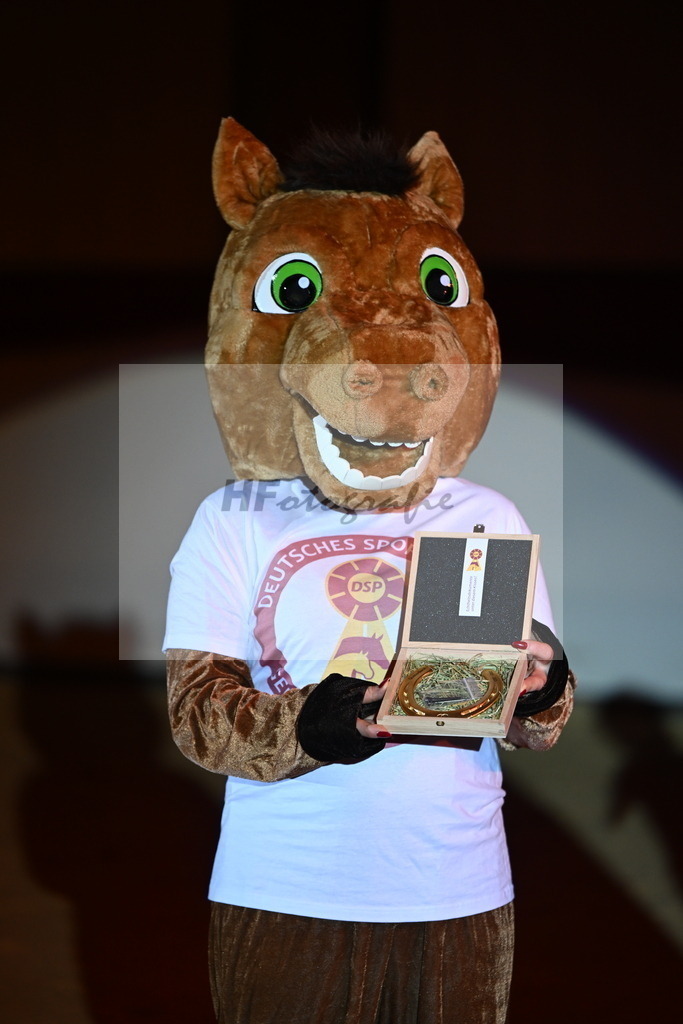 Maskottchen_Versteigerung_Hufeisen_2241616 | hf-fotografie - Realisiert mit Pictrs.com