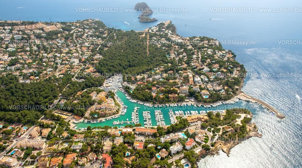 Mallorca230600370N | Luftbild, Yachthafen von Santa PonÃƒÆ’Ã‚Â§a, Puerto de Santa PonÃƒÆ’Ã‚Â§a mit Creu de Santa PonÃƒÆ’Ã‚Â§a, Ortsansicht, Insel Illes Malgrats, Santa Ponsa, Calvia, Balearen, Mallorca, Balearische Inseln, Spanien