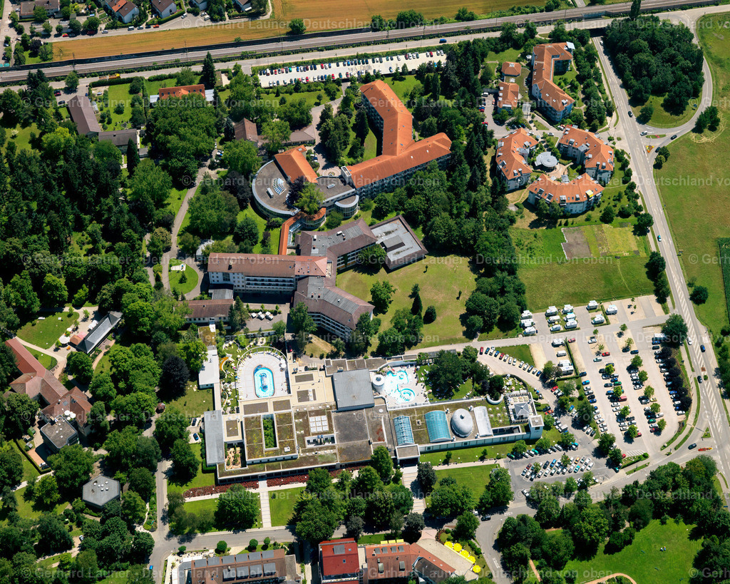 9300314 | BAD KROZINGEN 19.06.2007 Blick auf das Thermalbad Vita Classica im Kurort Bad Krozingen im Bundesland Baden-Württemberg. Die Therme in der Herbert-Hellmann-Allee bietet auch einen Saunabereich sowie diverse Wellness- und Gesundheitsangebote. // View of the thermal bath Vita Classica in the health resort Bad Krozingen in the state Baden-Wuerttemberg. www.vita-classica.de Foto: Gerhard Launer
