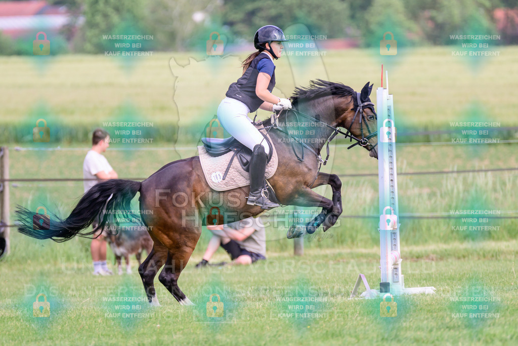 30052026-Forstinning-Prfg20-0479 | Fokus Hufschlag Fotografie - Realisiert mit Pictrs.com