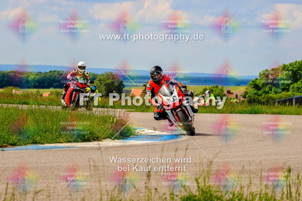 MotoTeam-0977 | Hier findet Ihr Bilder von Touristenfahrten auf der Nürburgring Nordschleife oder von anderen Veranstaltungen die ich besucht habe. Viel Spass beim Durch Schauen 