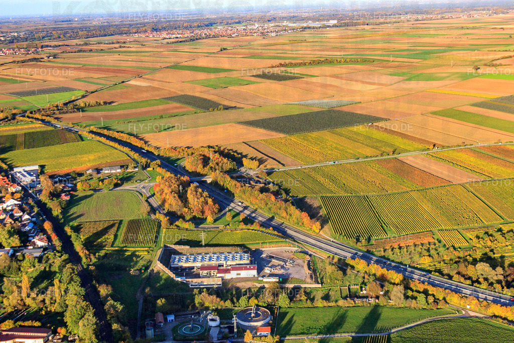 Geothermiekraftwerk | Luftbild: Geothermiekraftwerk in Insheim im Bundesland Rheinland-Pfalz in Deutschland. Foto: IMG_60567.jpg vom 24.10.2013 durch Werner Riehm/FLY-FOTO.de - Realisiert mit Pictrs.com