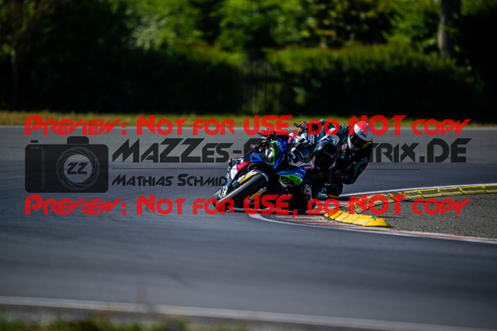 MaZZes_FotoMatrix_220724_0444 | IDM1000