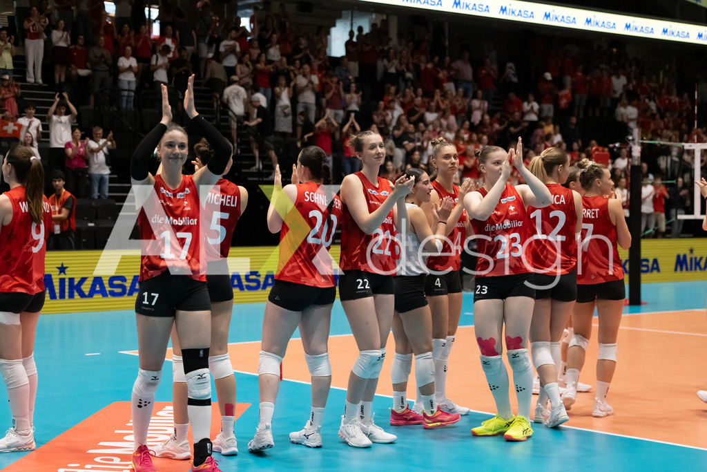 Austria v Switzerland - CEV European League Women | KRIENS, SWITZERLAND - JUNE 14: Team of Switzerland during the CEV European League match between Austria and Switzerland at Pilatus Arena on June 14, 2026 in Kriens, Switzerland. - Realisiert mit Pictrs.com