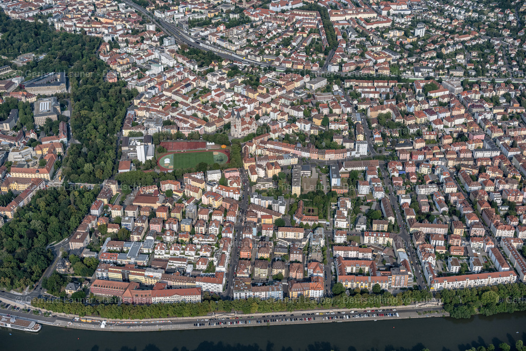 4047773 | WüRZBURG 21.08.2021 Stadtansicht des Stadtteils Sanderau im Stadtgebiet in Würzburg im Bundesland Bayern, Deutschland. // City view of the district Sanderau in the urban area of a??a??Wuerzburg in the state Bavaria, Germany. Foto: Gerhard Launer