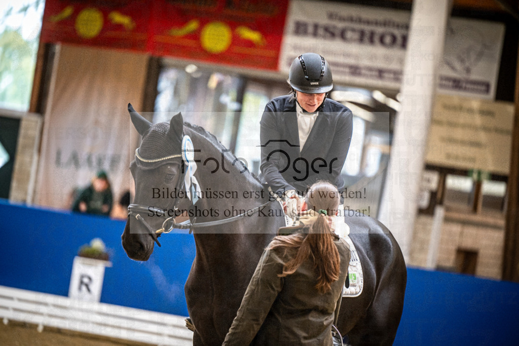 DOS_0030 | Entdecke hochwertige Reitturnierfotos von Foto Oger. Professionell, emotional und authentisch – jetzt Lieblingsmomente im Shop bestellen.Deutschlandweite Turnierfotografie. - Realisiert mit Pictrs.com
