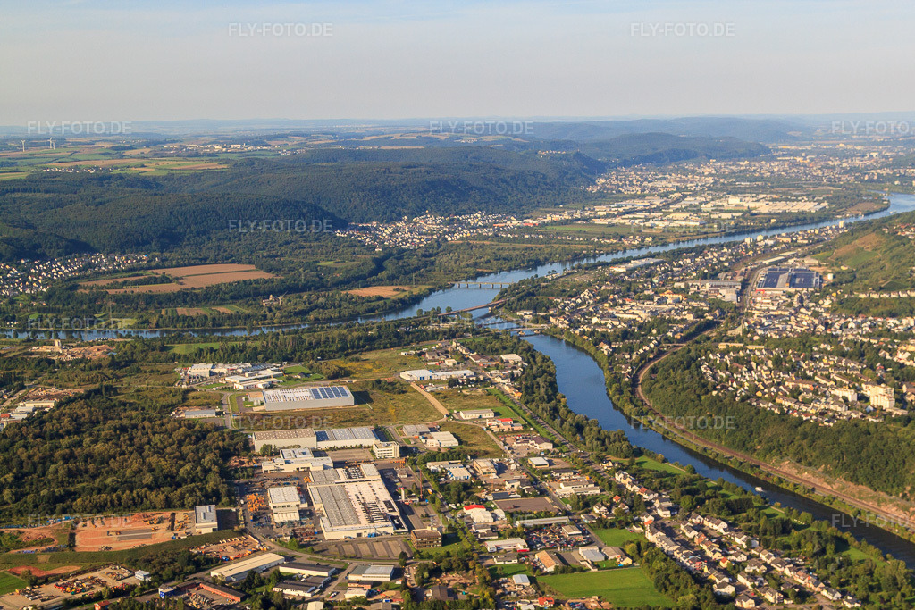 Luftbild: Saarmündung in die Mosel in Konz im Bundesland Rheinland-Pfalz in Deutschland. Foto: IMG_33870.jpg vom 11.09.2010 durch Werner Riehm/FLY-FOTO.de