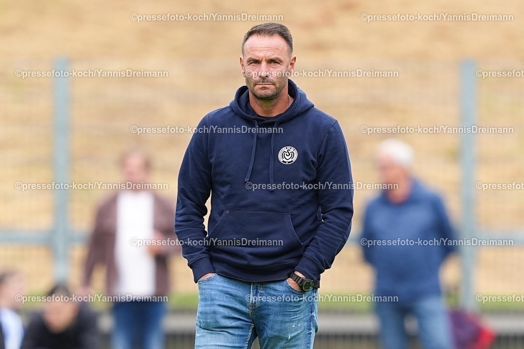 xYDR16072501013 | 16.07.2025, xydrx, Fußball, VFB Homberg - MSV Duisburg, Testspiel, PCC-Stadion: Dietmar Hirsch (Cheftrainer MSV Duisburg)