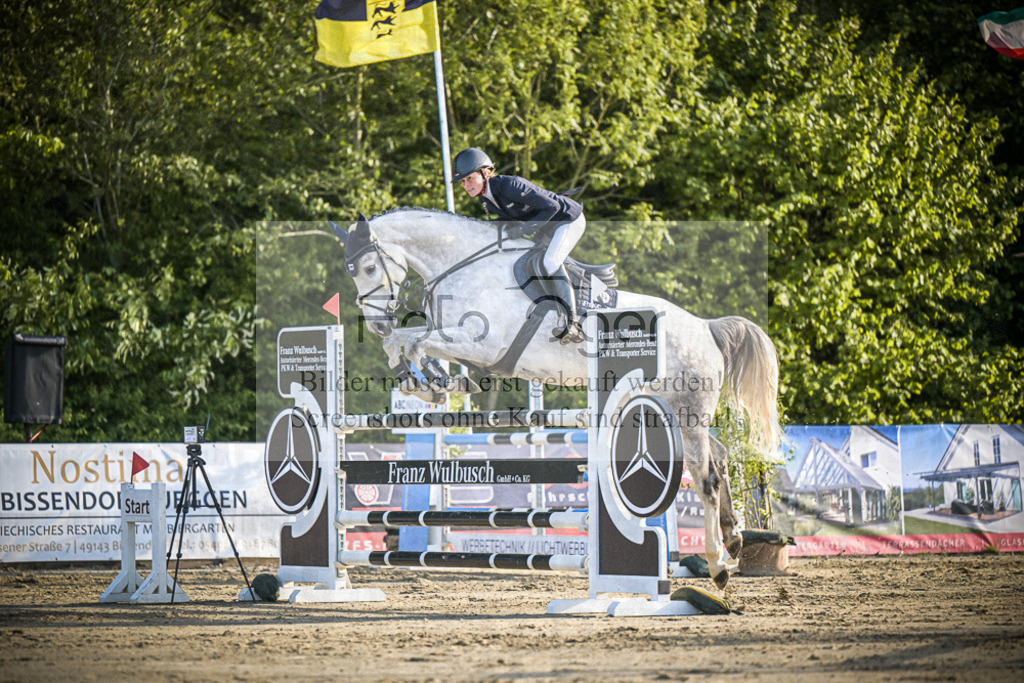 DOS_0935 | Entdecke hochwertige Reitturnierfotos von Foto Oger. Professionell, emotional und authentisch – jetzt Lieblingsmomente im Shop bestellen.Deutschlandweite Turnierfotografie. - Realisiert mit Pictrs.com