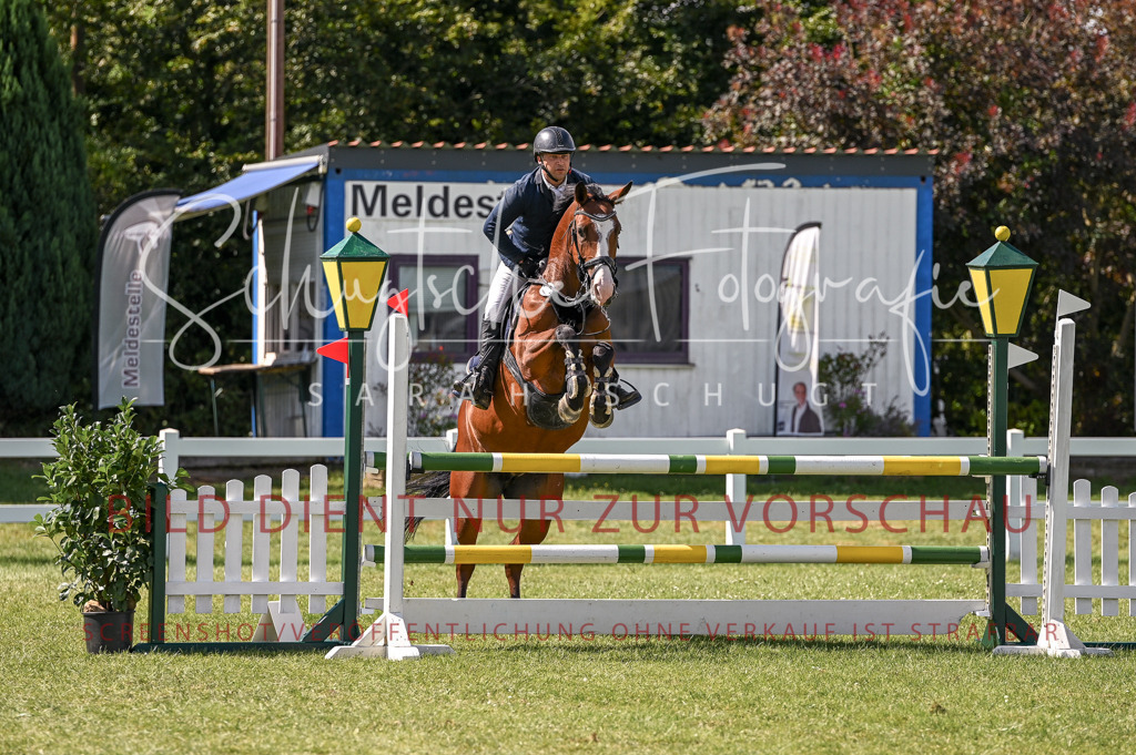 Schugtsche-Düren.2024-09.Springprf.L-161 | Schugtsche Fotografie - Realisiert mit Pictrs.com