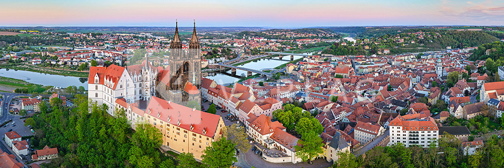 Meissen-Albrechtsburg-Panorama_0159_D | Die Albrechtsburg thront über der Altstadt von Meißen und liegt idyllisch an der Elbe - Realisiert mit Pictrs.com
