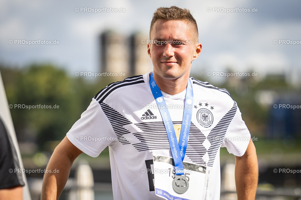 44. Kölner Brückenlauf; Koeln, 14.09.25 | Impressionen vom 44. Kölner Brückenlauf am 14.09.25 am Schokoladenmuseum in Koeln. Foto: BEAUTIFUL SPORTS/Leah Kohring