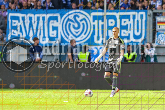 MSV Duisburg vs VfB Stuttgart II - 3. Liga | Duisburg, Deutschland, 02.08.25:   Maximilian Braune (MSV Duisburg) in Aktion am Ball, Einzelaktion waehrend des Spiels der 3. Liga MSV Duisburg vs VfB Stuttgart II in der schauinsland-reisen-arena(Foto von Brauer-Fotoagentur / Adrian Schlueter)