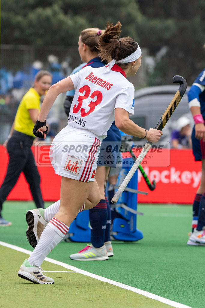 Final4_20240518-1151-0043 | Bonn, Deutschland, 18.05.2024: Emma Boermans (Rot-Weiss Koeln) in Aktion waehrend des Spiels der Deutsche Feldhockey-Meisterschaften 2024 zwischen Final 4 Damen Rot Weiss Köln - Mannheimer HC im Bonner THV am 18.05.2024 in Bonn, Deutschland. (Foto von Stephan Fehrmann)

Bonn, Germany, 18.05.2024: Emma Boermans (Rot-Weiss Koeln) in action during the game of Deutsche Feldhockey-Meisterschaften 2024 between Final 4 Damen Rot Weiss Köln - Mannheimer HC in Bonner THV at 18.05.2024 in Bonn, Deutschland. (Foto from Stephan Fehrmann)