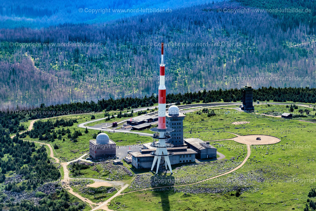 Brocken Harz Gipfel_ELS_5037180619 | Luftbilder aus Norddeutschland. Die große Luftbild Bilddatenbank von Sylt, Amrum, Föhr, Büsum, Cuxhaven, Hamburg, Bremen, Bremerhaven, Cuxhaven, Langeoog, Norderney, Borkum, Emden, Nordsee, Ostsee, Flensburg, Kiel, Stralsund, Rostock, Darß, Rügen, Usedom