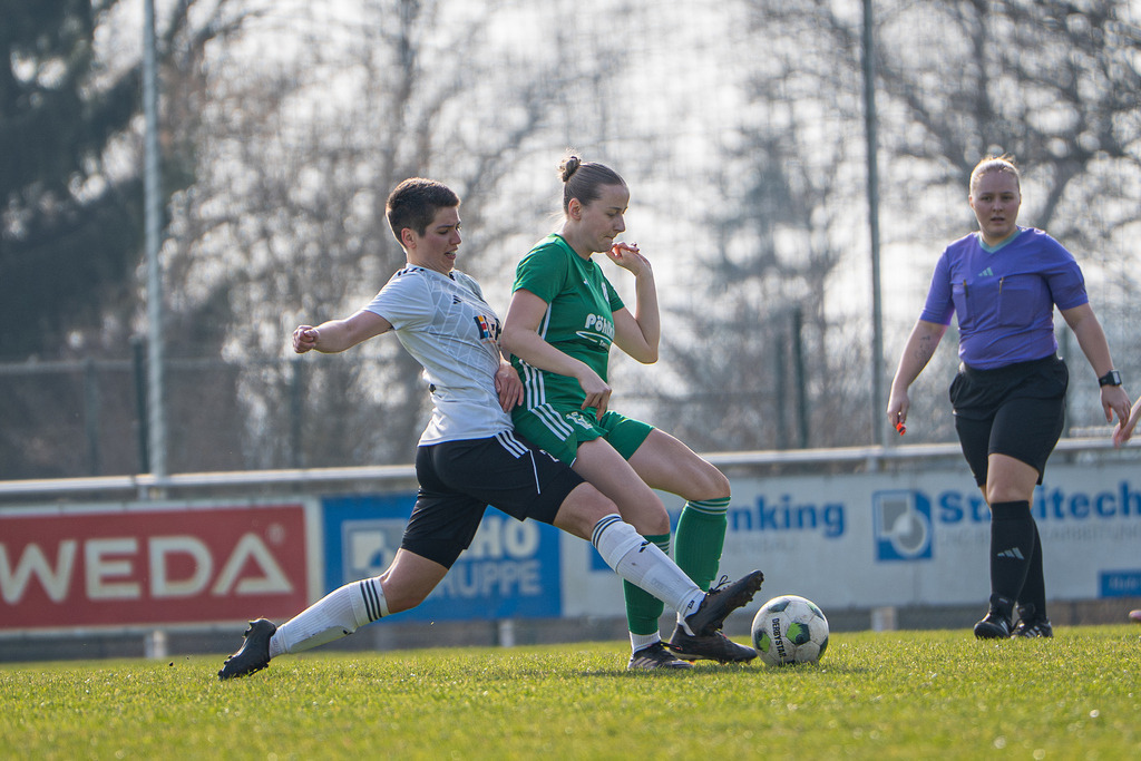 Fußball I Frauen I Saison 2025-2026 I Oberliga Niedersachsen I 15. Spieltag I TuS Lutten - FC Jesteburg-Bendestorf I 6838 | jns.sportfotos - Realisiert mit Pictrs.com