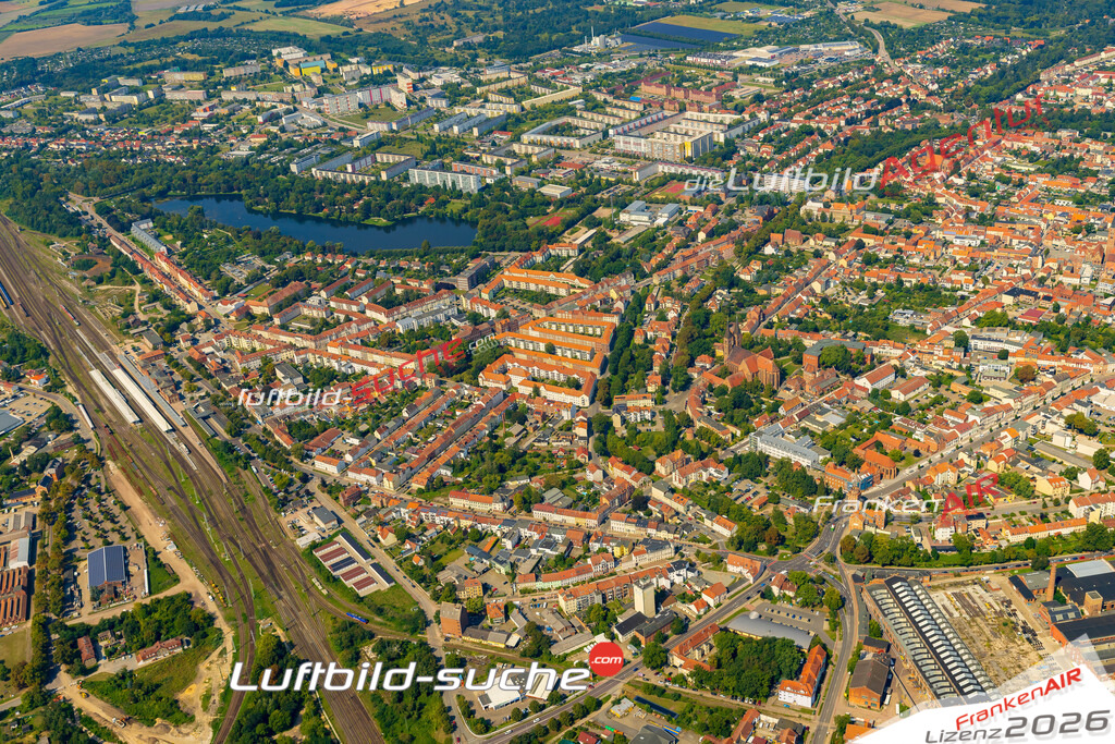 Luftaufnahme der Stadt Stendal - Die Luftaufnahme wurde 2025 vom UL-Flugzeug heraus erstellt ( keine Drohne ) - Hochauflösende Luftaufnahme - für professionelle Ausdrucke geeignet. Die Geschenkidee !Hier alle&nbsp;Infos zur Lizenzierung der LuftaufnahmeWir fliegen auch dieses Jahr wieder in Ihre Region um Luftbilder zu erstellen.- Luftbild anfragen