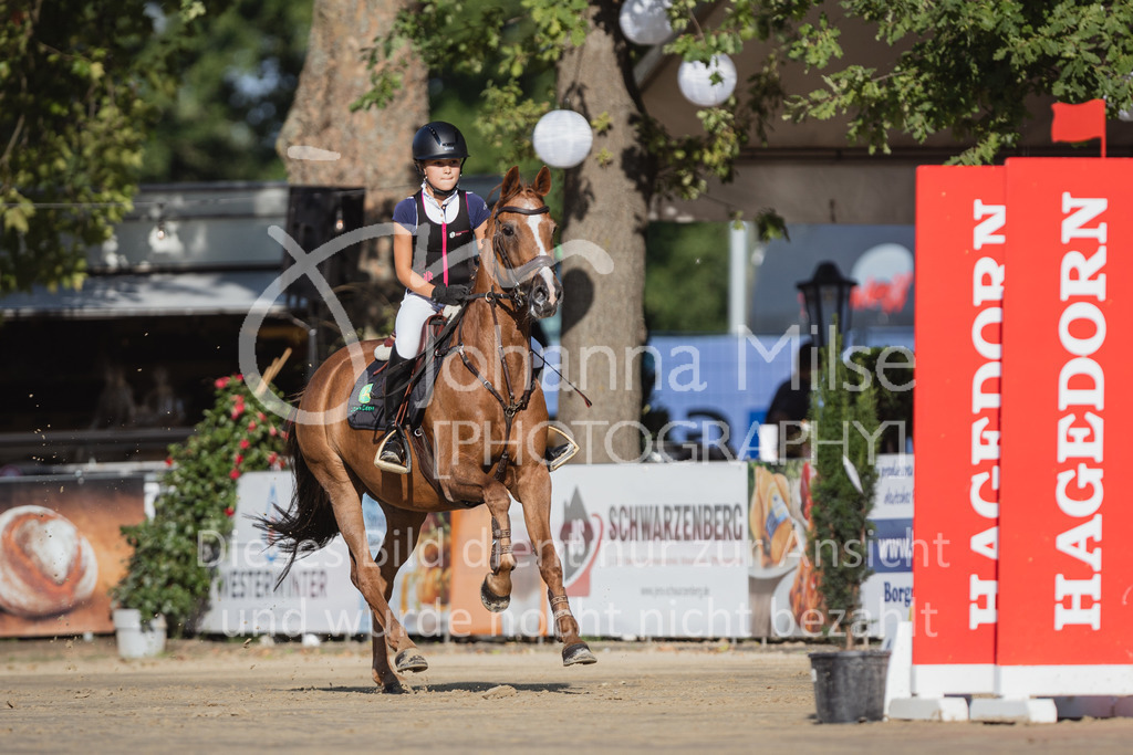 220825_Delbrueck_PonyTrophy-155 | Deine schönsten Turniermomente als professionelle Fotos! Entdecke hochwertige Pferdesport-Fotografie im Online-Shop. Jetzt Fotos finden & bestellen!