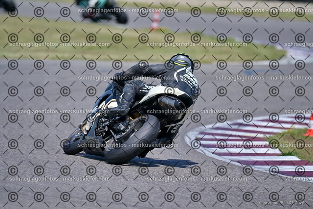 26BT01-1662 | 052 - Realisiert mit Pictrs.com