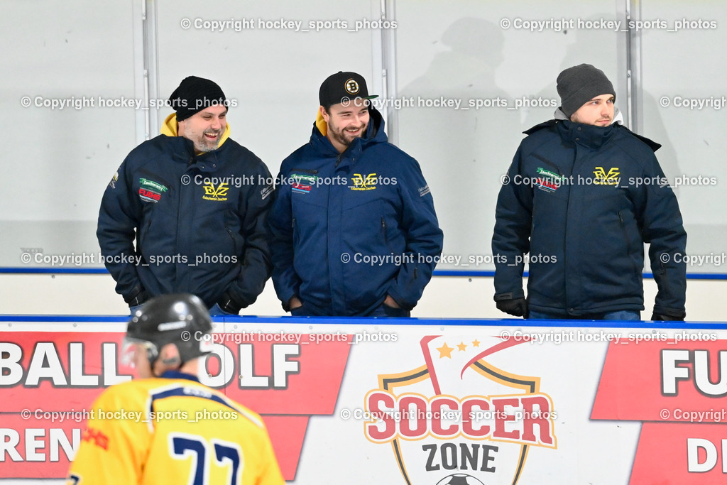 DSG Ledenitzen vs. ELV Zauchen 16.12.2022 | Assistentcoach ELV Zauchen Florian Rutar (mitte)