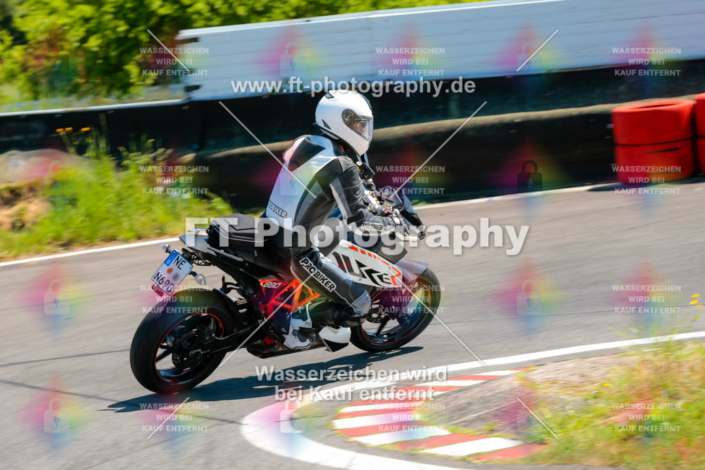 Moto-TeamOBK-21874 | Hier findet Ihr Bilder von Touristenfahrten auf der Nürburgring Nordschleife oder von anderen Veranstaltungen die ich besucht habe. Viel Spass beim Durch Schauen 