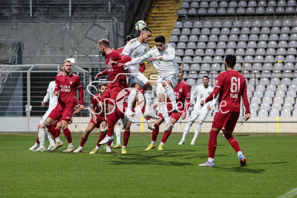 Türkgücü München - FC Bayern Amateure | Arijon IBRAHIMOVIC (FCB #13 kommt nicht an den Ball