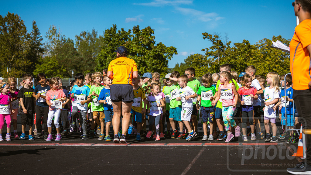 16. Hoywoj-CityLauf im Sportforum Hoyerswerda - 16.09.2023 | 555m VVO-Mini-Flitzer-Lauf - Realisiert mit Pictrs.com