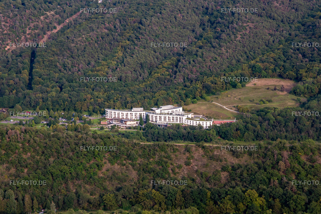 Drei-Burgen-Klinik https://www.drei-burgen-klinik.de/ | Luftbild: Drei-Burgen-Klinik https://www.drei-burgen-klinik.de/ im Ortsteil Ebernburg in Bad Kreuznach im Bundesland Rheinland-Pfalz in Deutschland. Foto: IMG_138247.jpg vom 03.09.2023 durch ©2025 Werner Riehm fly-foto.de/copyright - Realisiert mit Pictrs.com
