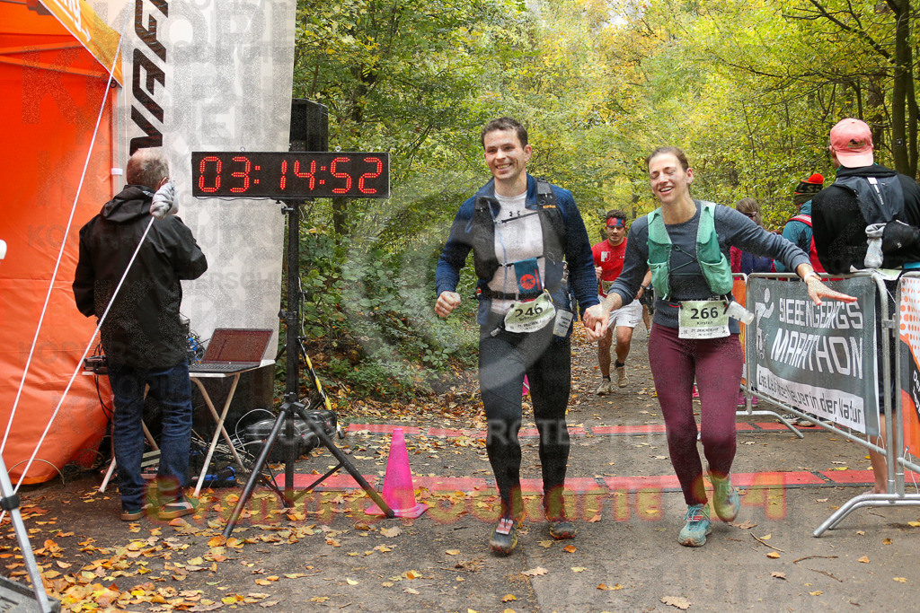 251026_1316_EX1_3054 | Sportfotografie im Rhein-Sieg Kreis, Köln, Bonn, NRW, Rheinland Pfalz, Hessen, etc. Unser Tätigkeitsfeld umfasst den Laufsport vom Volkslauf über den Marathon, Duathlon, Triathon bis zum Ultralauf wie Kölnpfad Ultra oder Schindertrail.