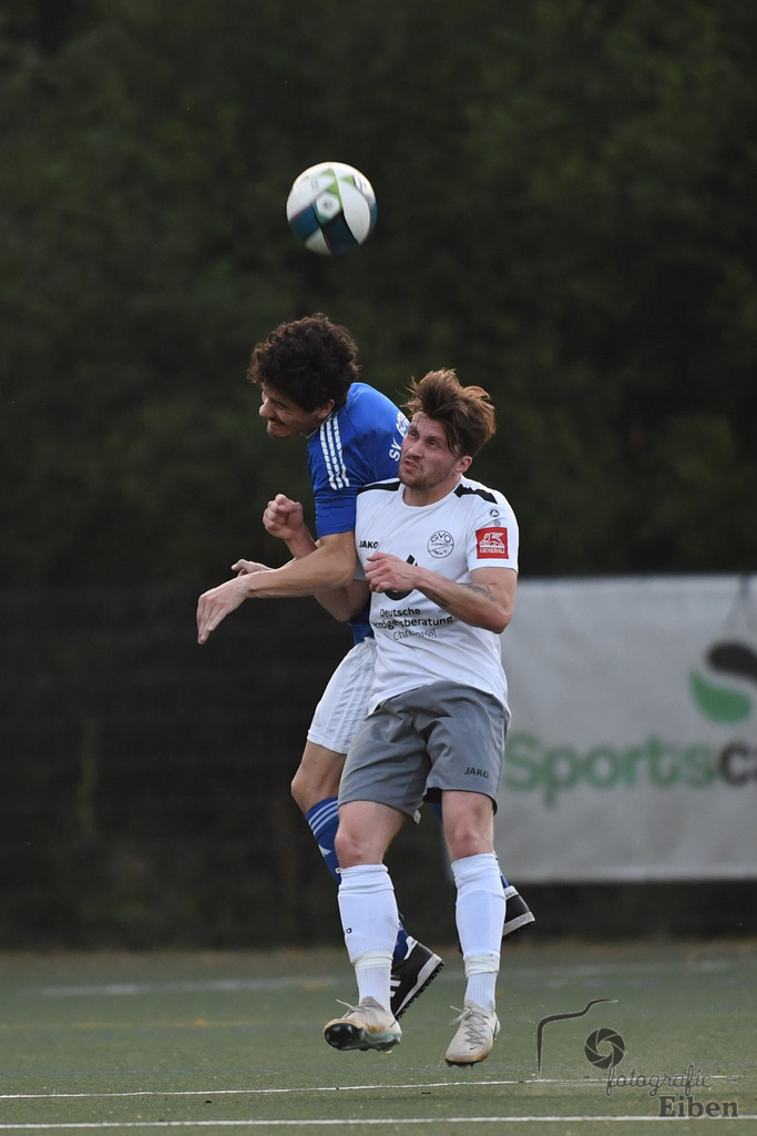 GVO Oldenburg 2-SV GOTANO | Herren Kreisliga; GVO Oldenburg 2 (weiß)-SV GOTANO (blau) am 15.08.2025 in Oldenburg (Sportanlage GVO); Photo: Philip Eiben 2025 - Realisiert mit Pictrs.com