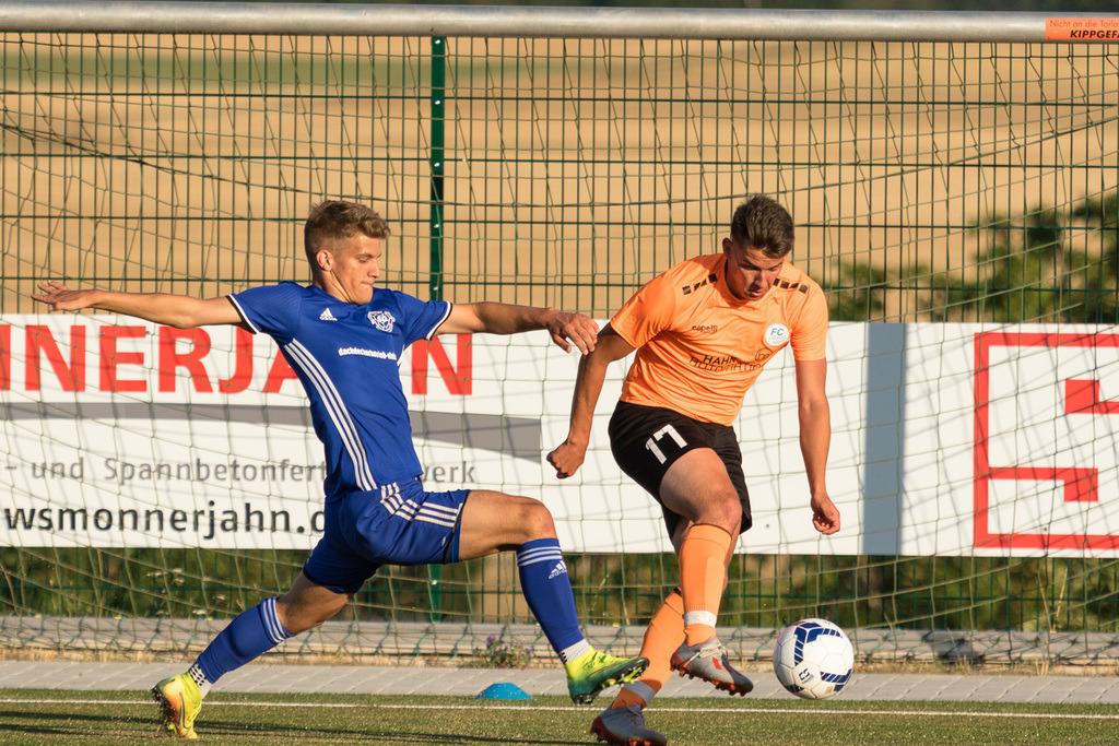 SG Morshausen - FC Karbach | Sportfotografie Hermann-Josef Stoffel - Realisiert mit Pictrs.com