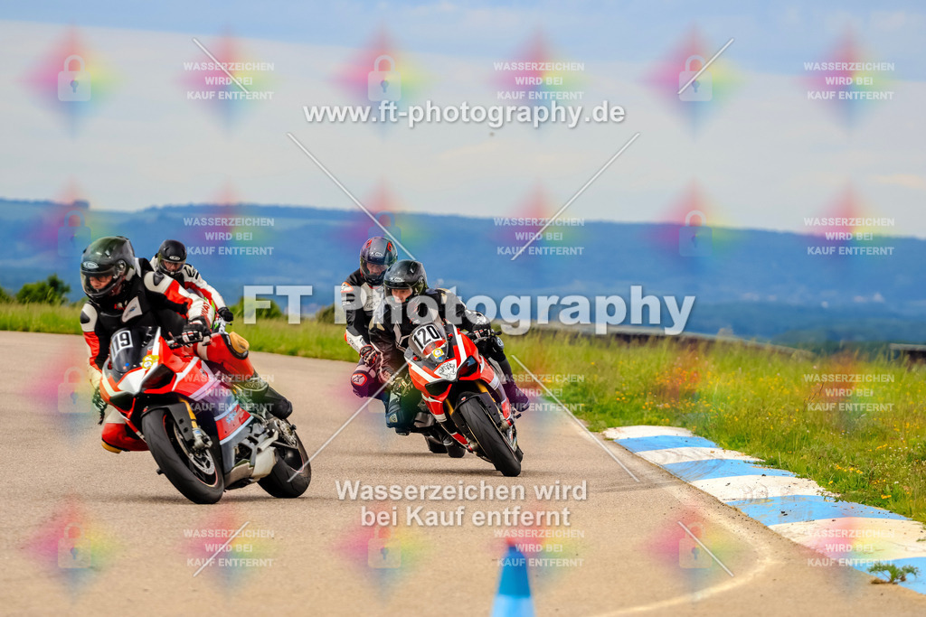 MotoTeam-2410 | Hier findet Ihr Bilder von Touristenfahrten auf der Nürburgring Nordschleife oder von anderen Veranstaltungen die ich besucht habe. Viel Spass beim Durch Schauen 