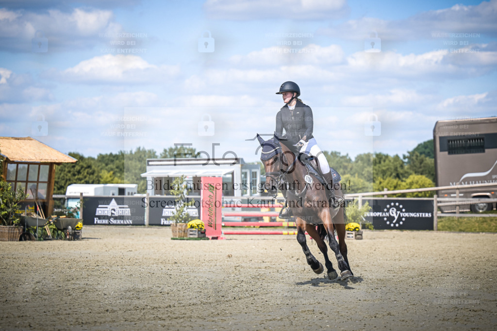 DOS_1232 | Entdecke hochwertige Reitturnierfotos von Foto Oger. Professionell, emotional und authentisch – jetzt Lieblingsmomente im Shop bestellen. - Realisiert mit Pictrs.com