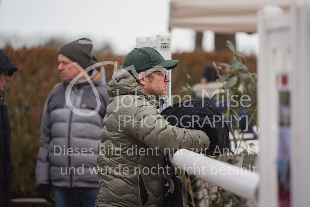 230426_HofSosath_Stil-M-690 | Deine schönsten Turniermomente als professionelle Fotos! Entdecke hochwertige Pferdesport-Fotografie im Online-Shop. Jetzt Fotos finden & bestellen!