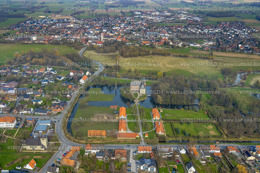Lippetal240307183 | Luftbild, Renaissanceschloss Wasserschloss Hovestadt mit Barockgarten, Ortsteil Hovestadt, Lippetal, Herzfeld, Nordrhein-Westfalen, Deutschland